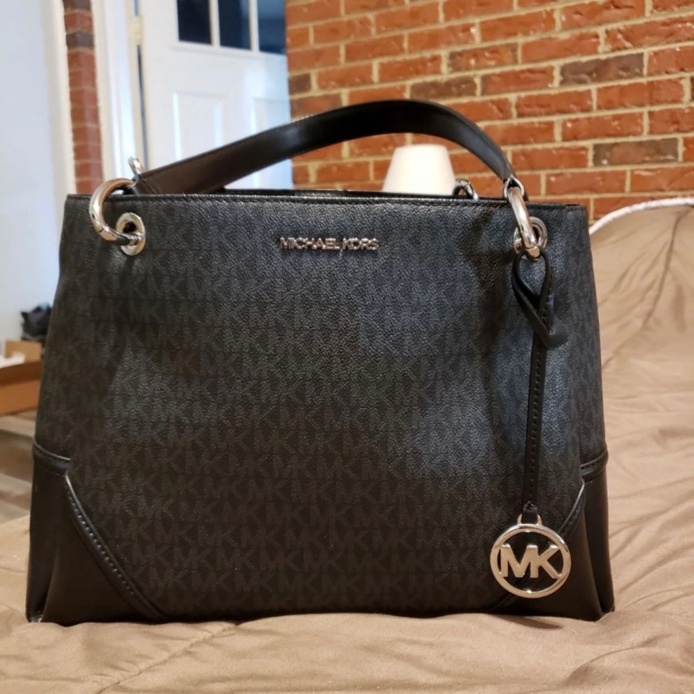IN SERACH OF THIS BAG!!!!